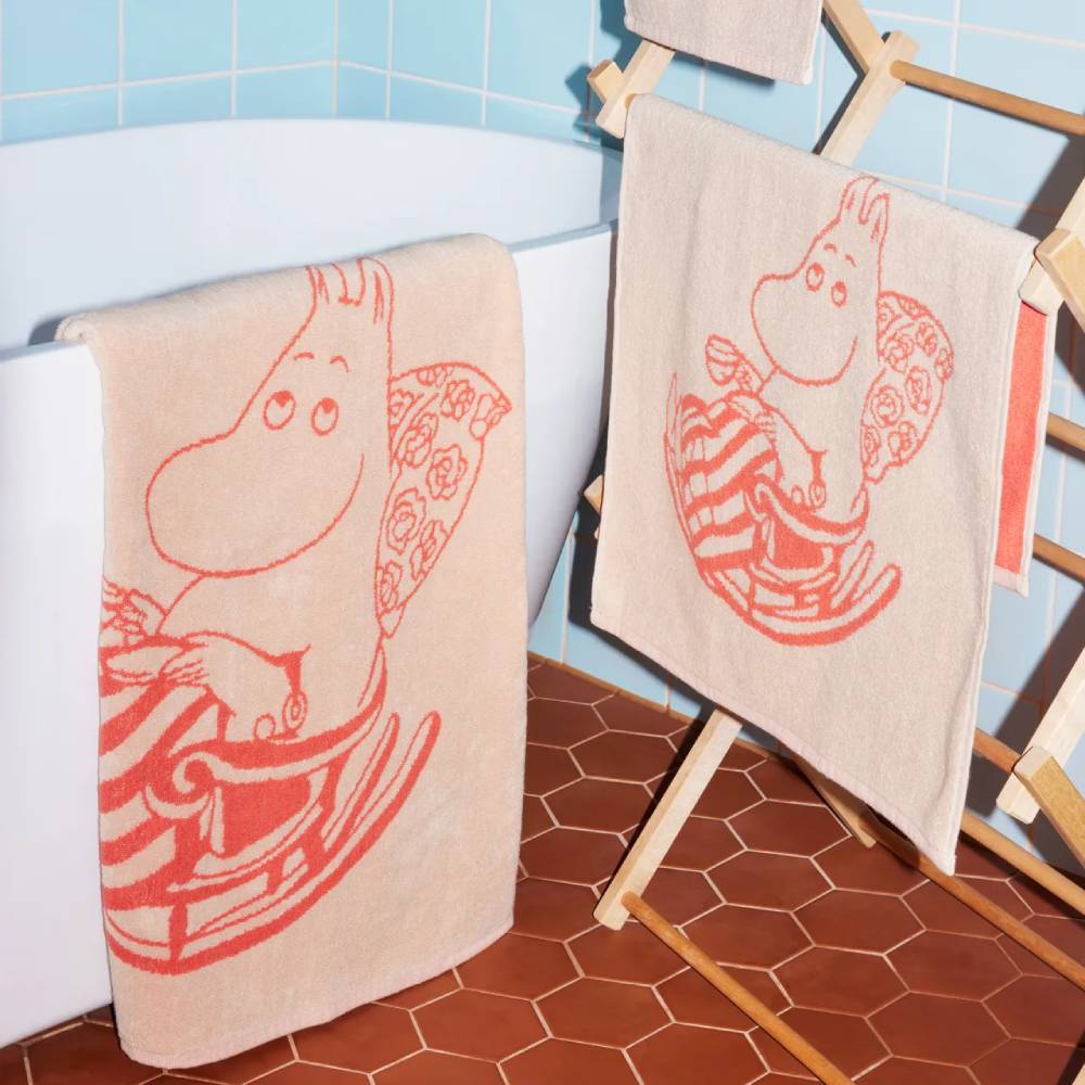 Moominmamma Bath Towel 70x140cm Peach - The Official Moomin Shop