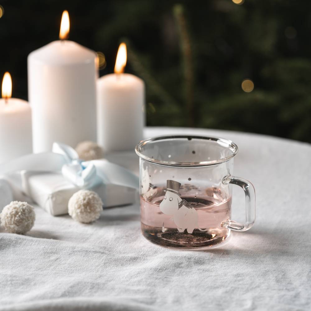 Moomin Let it Snow Glass Mug 3,5dl - The Official Moomin Shop