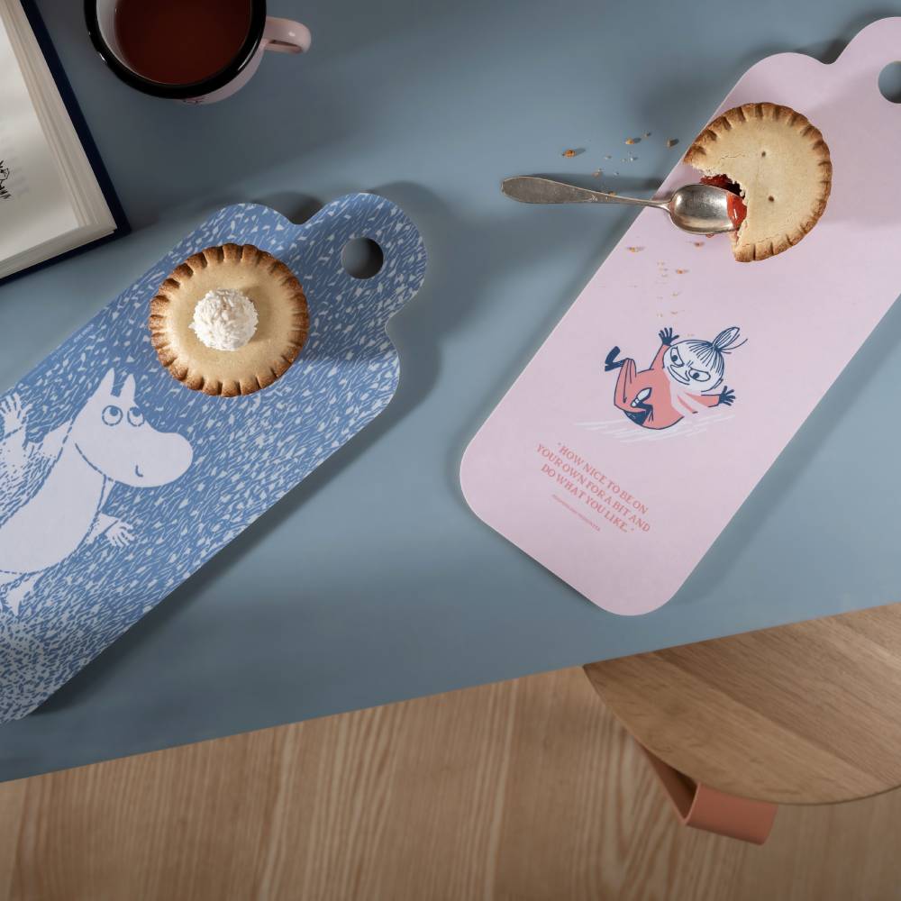 Moomin Dreamy Winter Cutting Board 13x33cm - The Official Moomin Shop