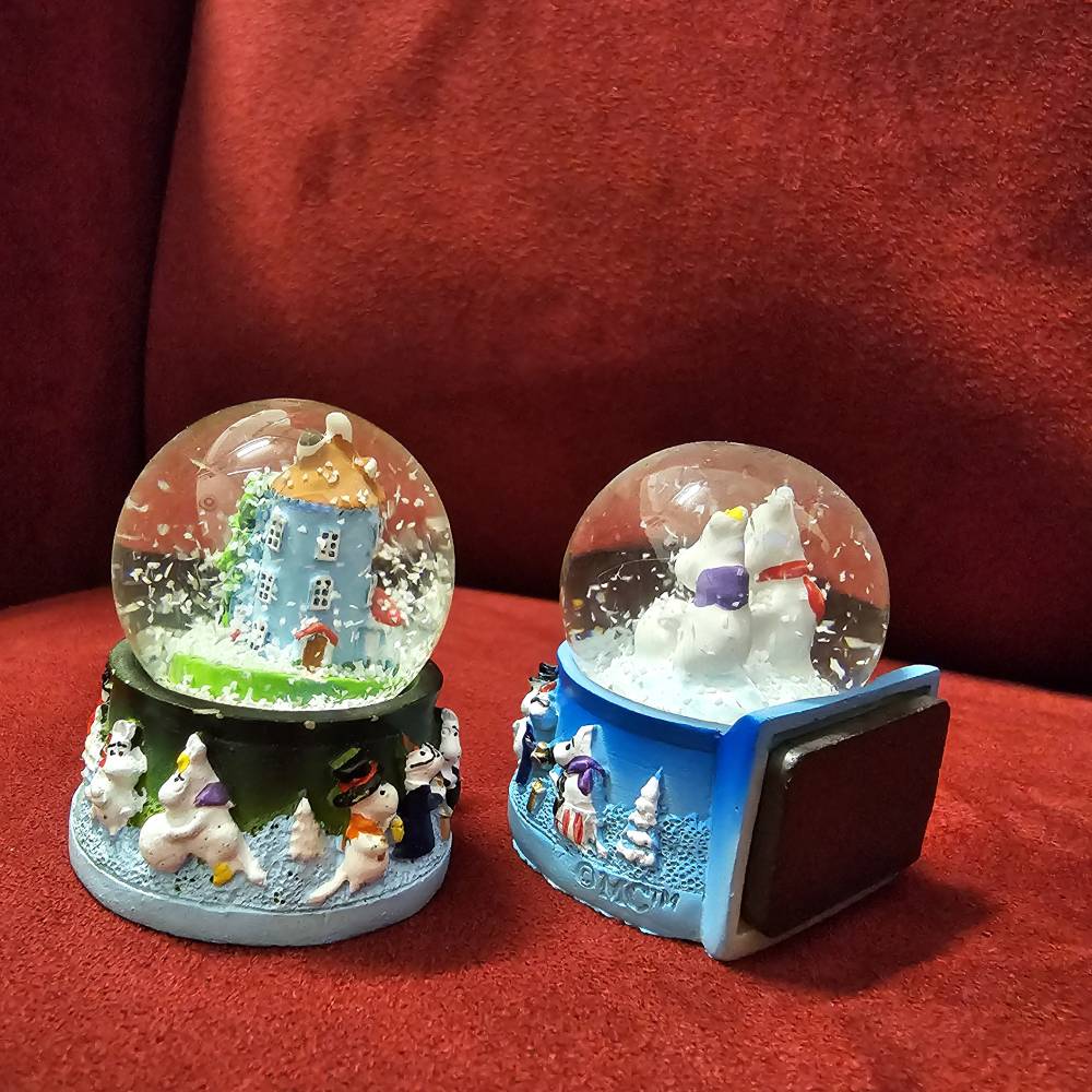 Moominhouse Snow Globe Magnet - The Official Moomin Shop