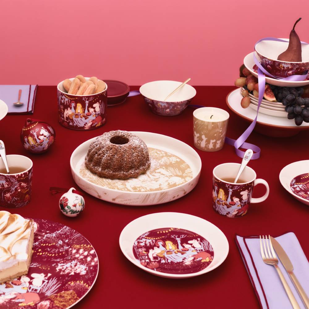 Moomin Festive Moments Pie Dish 28cm - The Official Moomin Shop