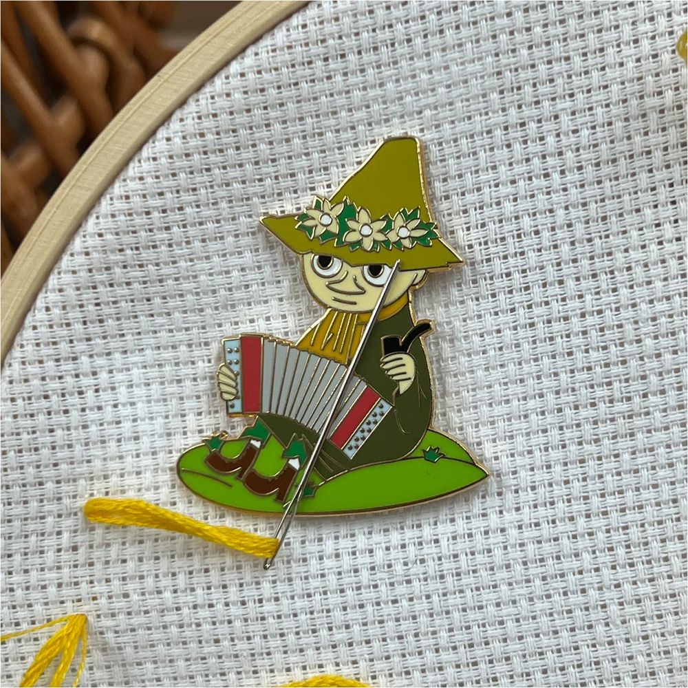 Snufkin Needle Minder - The Crafty Kit Company - The Official Moomin Shop