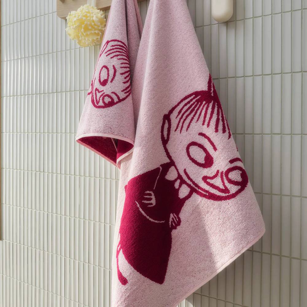 Little My GOTS Bath Towel 70x140 cm Pink - Moomin Arabia - The Official Moomin Shop