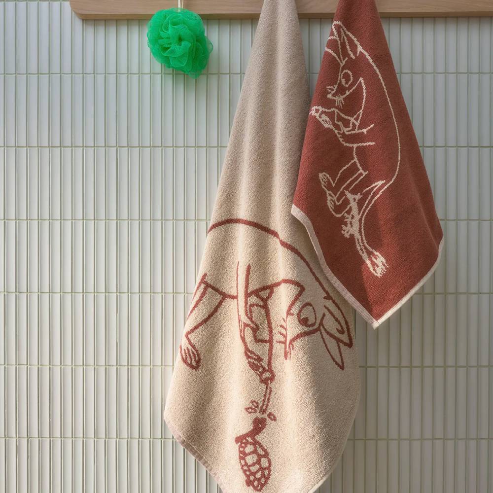 Sniff Hand Towel 50x70cm Brown - The Official Moomin Shop