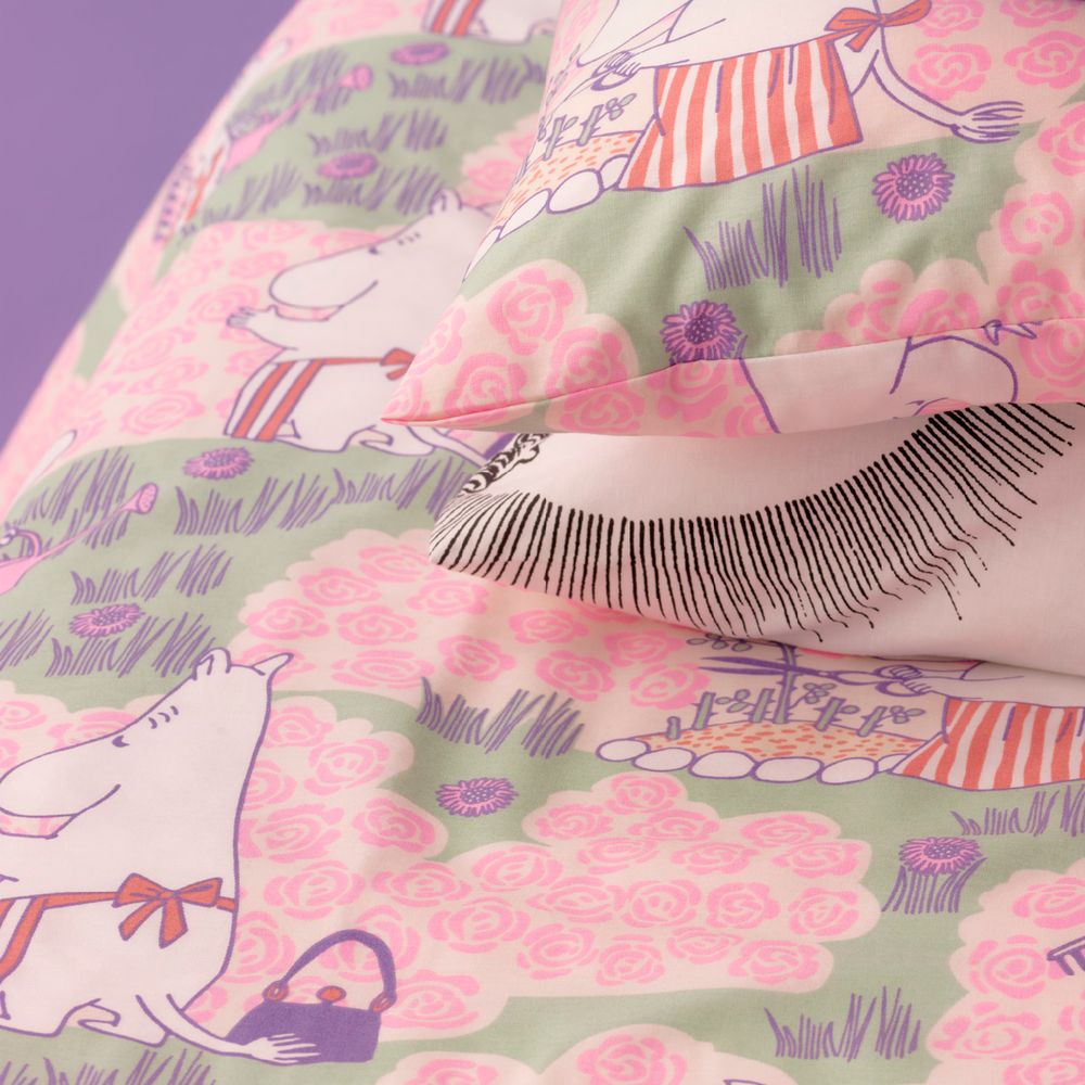 Moomin Rose Garden Pillow Case - The Official Moomin Shop