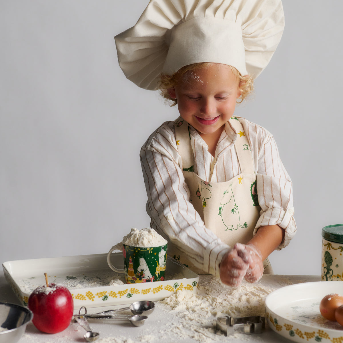Moomin Gift Of Love Apron Kids - The Official Moomin Shop