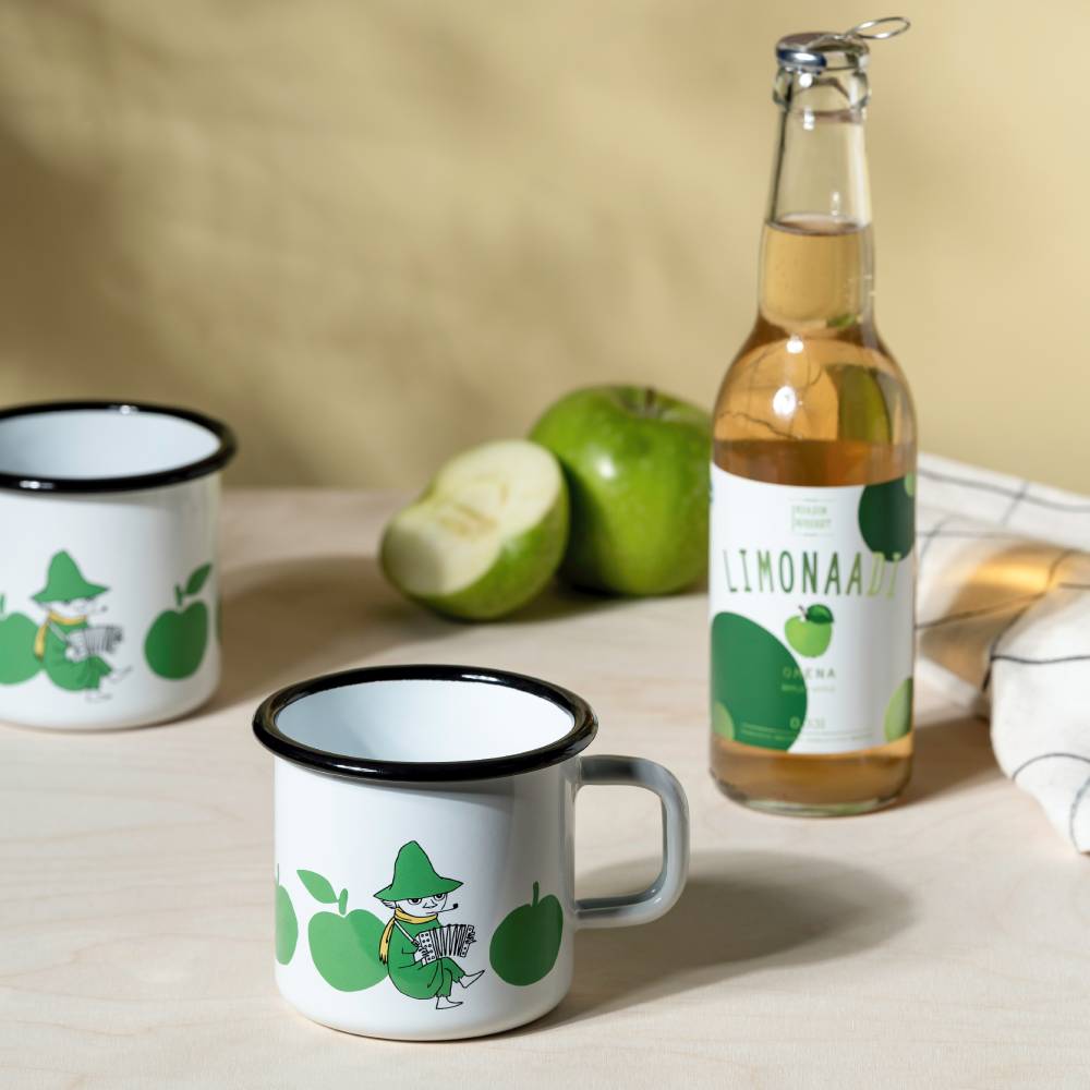 Moomin Joyfull Apples Mug 3,7dl Green - The Official Moomin Shop