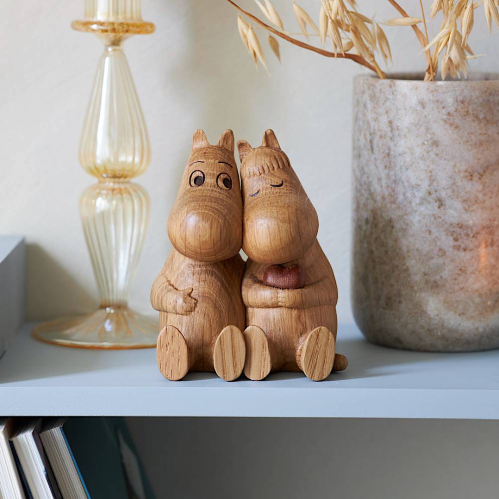 Moomin Hug Wooden Figurine - Dsignhouse - The Official Moomin Shop