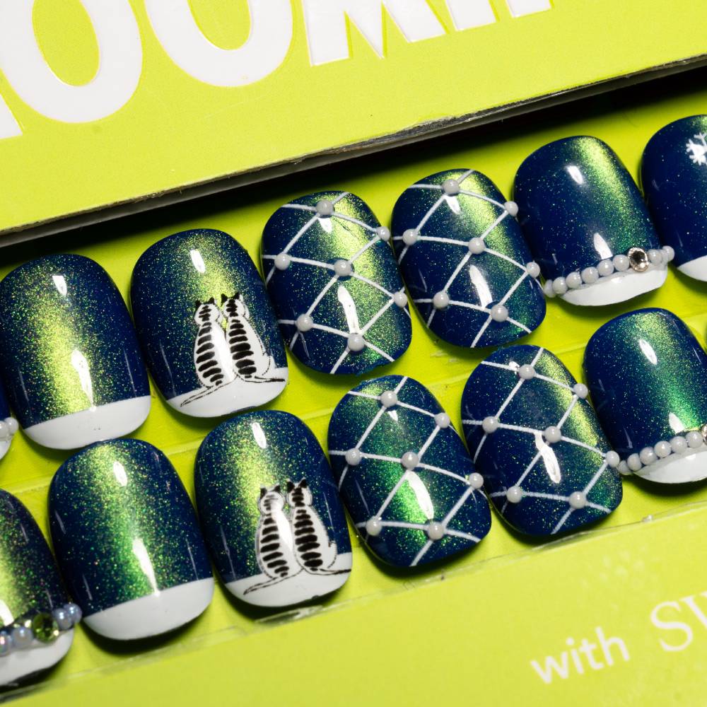 Moomin Aurora's Kiss Press-on Nails Green - The Official Moomin Shop