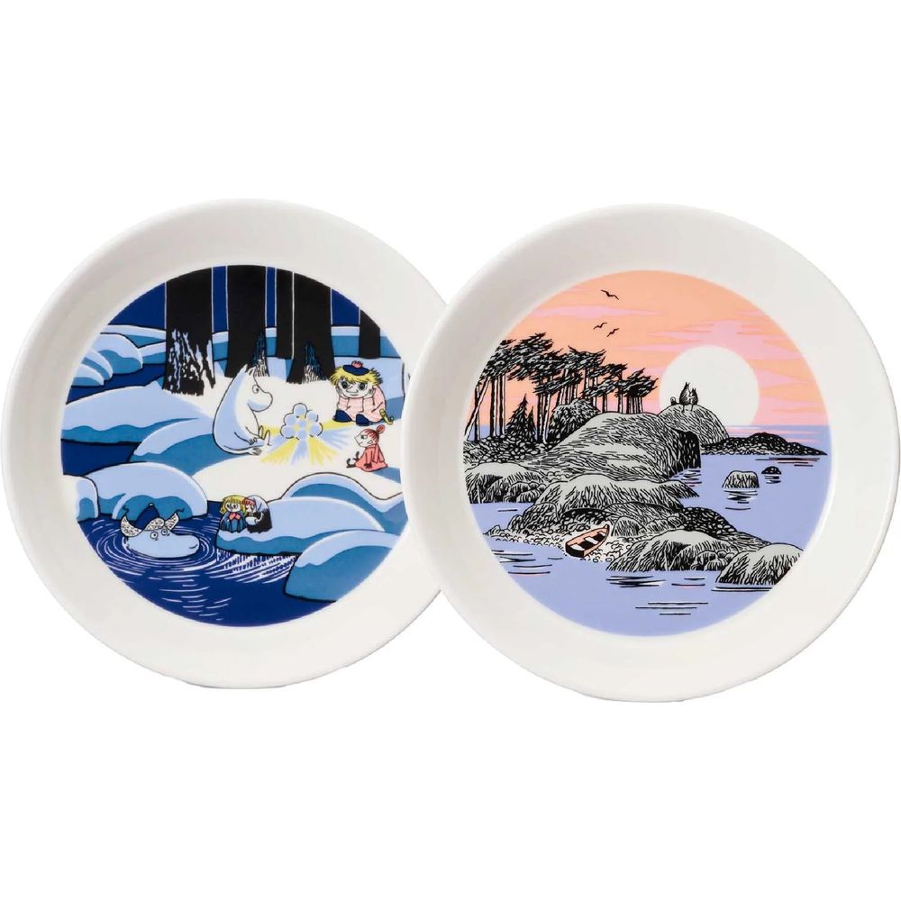 Moomin Collector&#39;s Edition Plates 2023 2-pack: Snow Lantern &amp; Moomin&#39;s Day - Moomin Arabia - The Official Moomin Shop