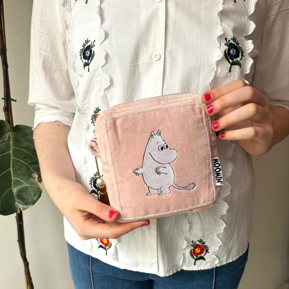 Moomintroll Makeup Bag Velvet Pink - House of Disaster - The Official Moomin Shop