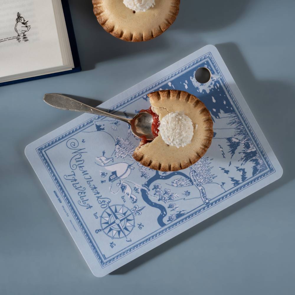 Moomin Dreamy Winter Cutting Board 14x20cm - The Official Moomin Shop