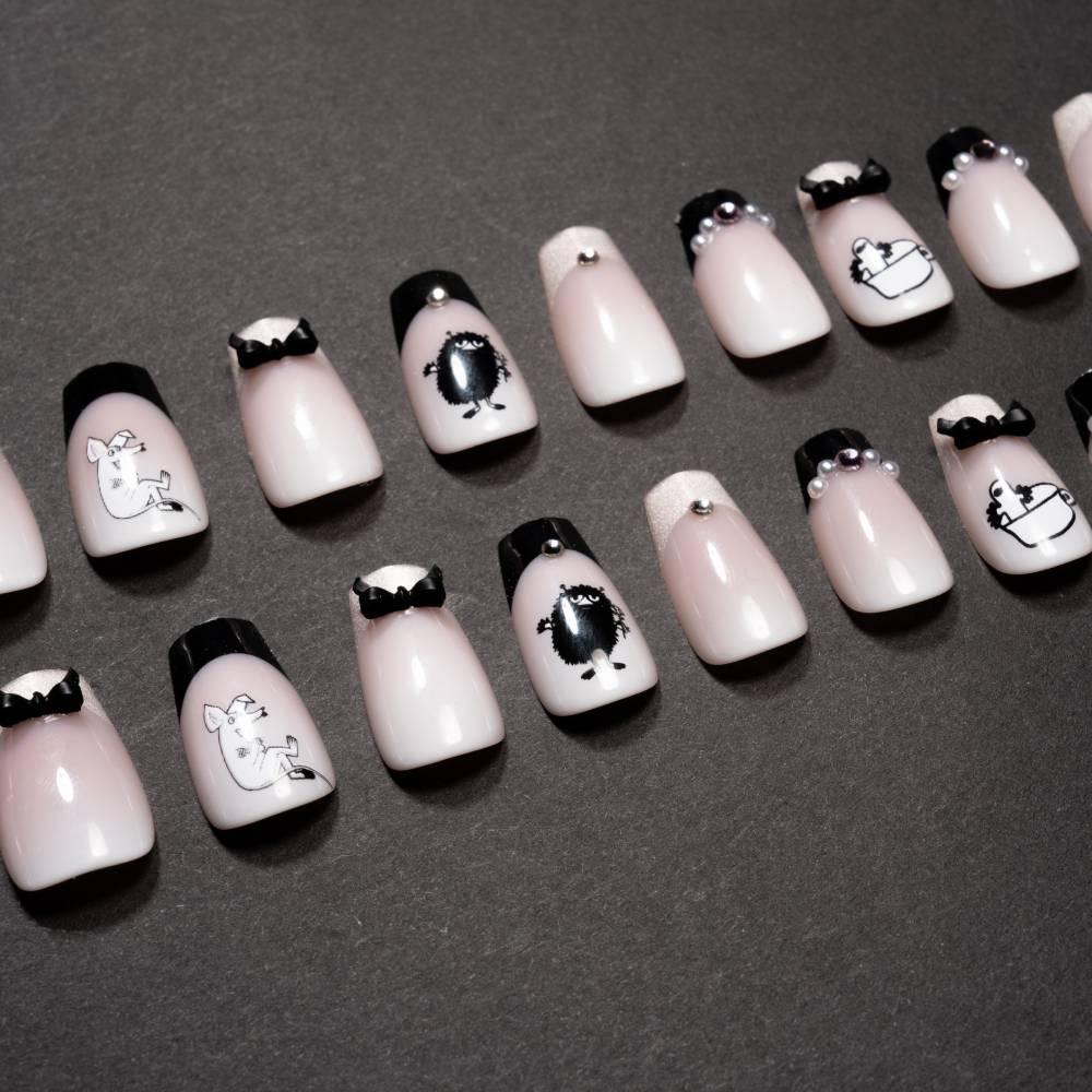 Moomin PinkNoir Press-on Nails Pink - The Official Moomin Shop