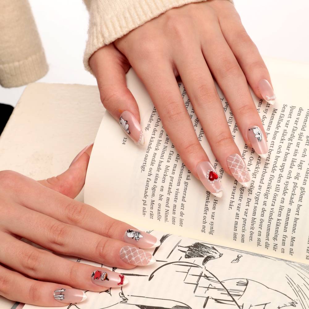 Moomin Romance Press-on Nails Pink - The Official Moomin Shop