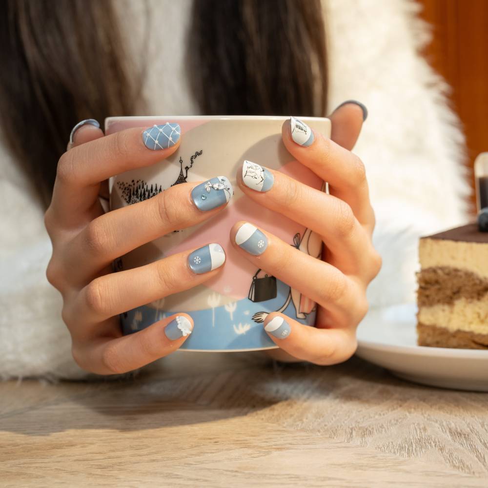 Moomin Winter Tale Press-on Nails Blue - The Official Moomin Shop