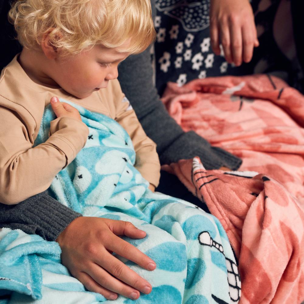 Moomin Autumn Day Fleece Blanket Red - The Official Moomin Shop