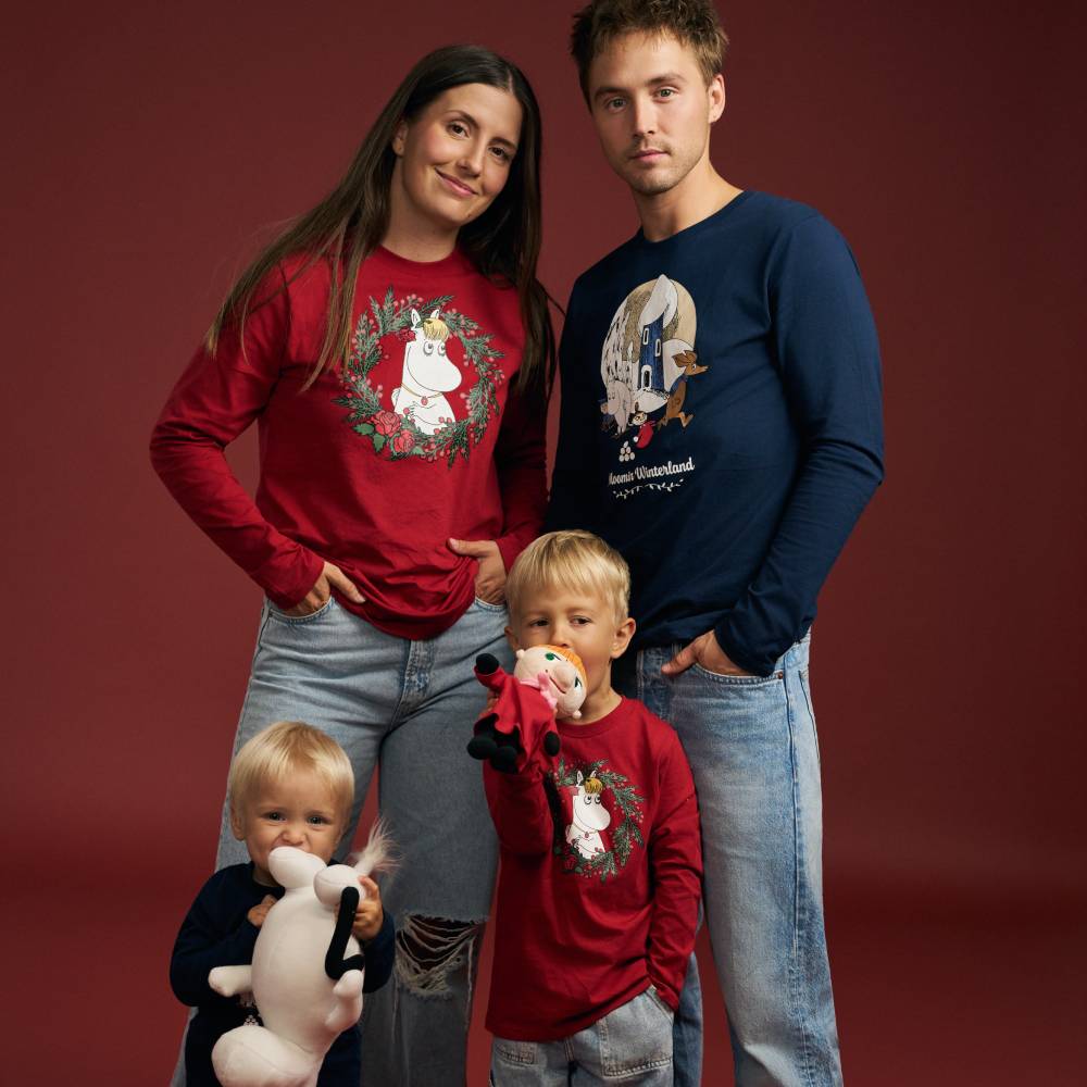 Snorkmaiden Winter Wreath Kids Shirt Red - The Official Moomin Shop