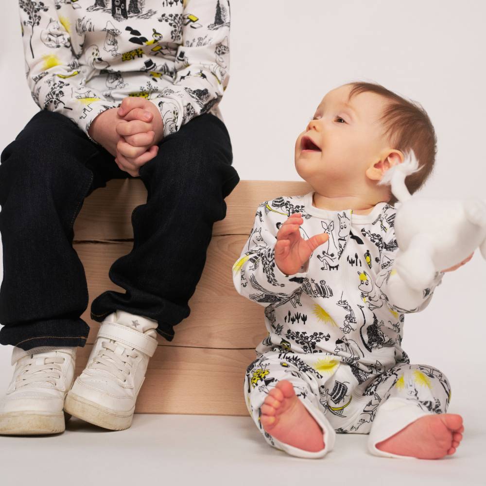 Moomin Laziness Pyjamas B&W - The Official Moomin Shop