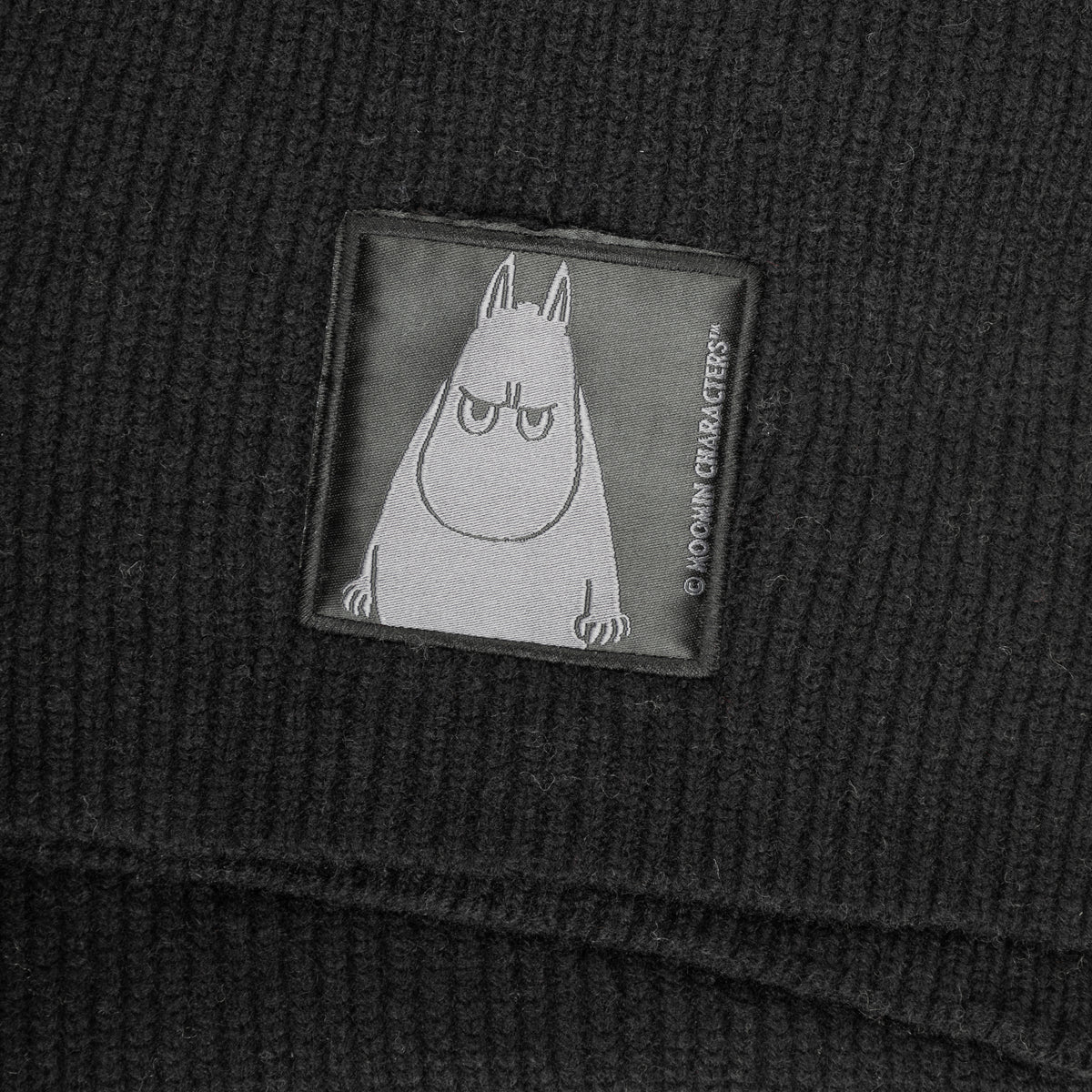 Moomintroll Angry Knitted Scarf Black - The Official Moomin Shop