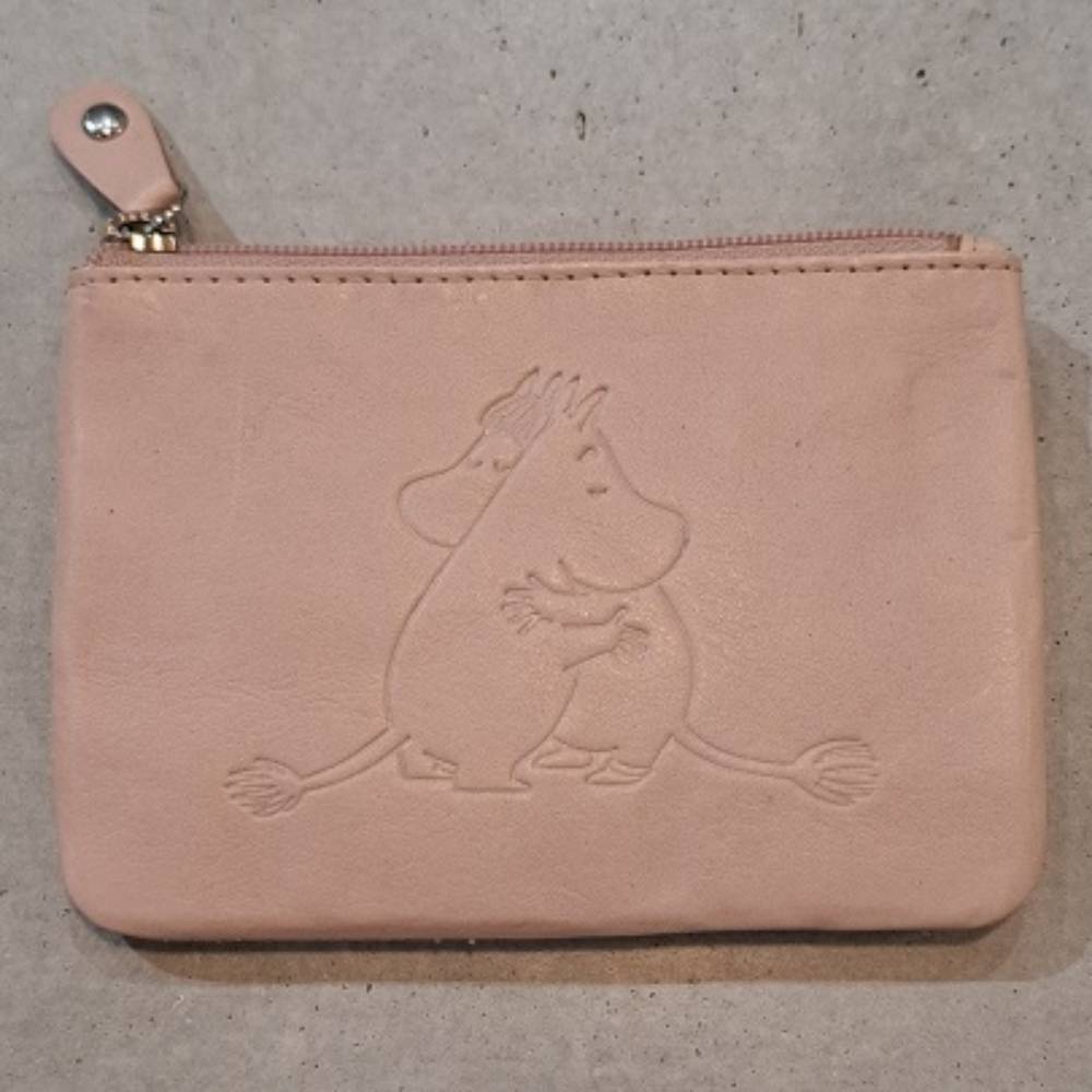 Moomin Hug Leather Coin Wallet Rosa - The Official Moomin Shop