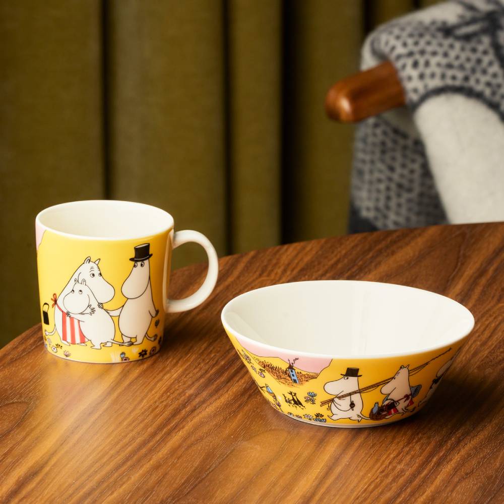 Moomin Family Time Mug 0,3L Yellow - The Official Moomin Shop
