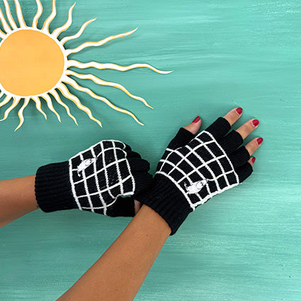 Moomintroll Angry Fingerless Gloves - The Official Moomin Shop