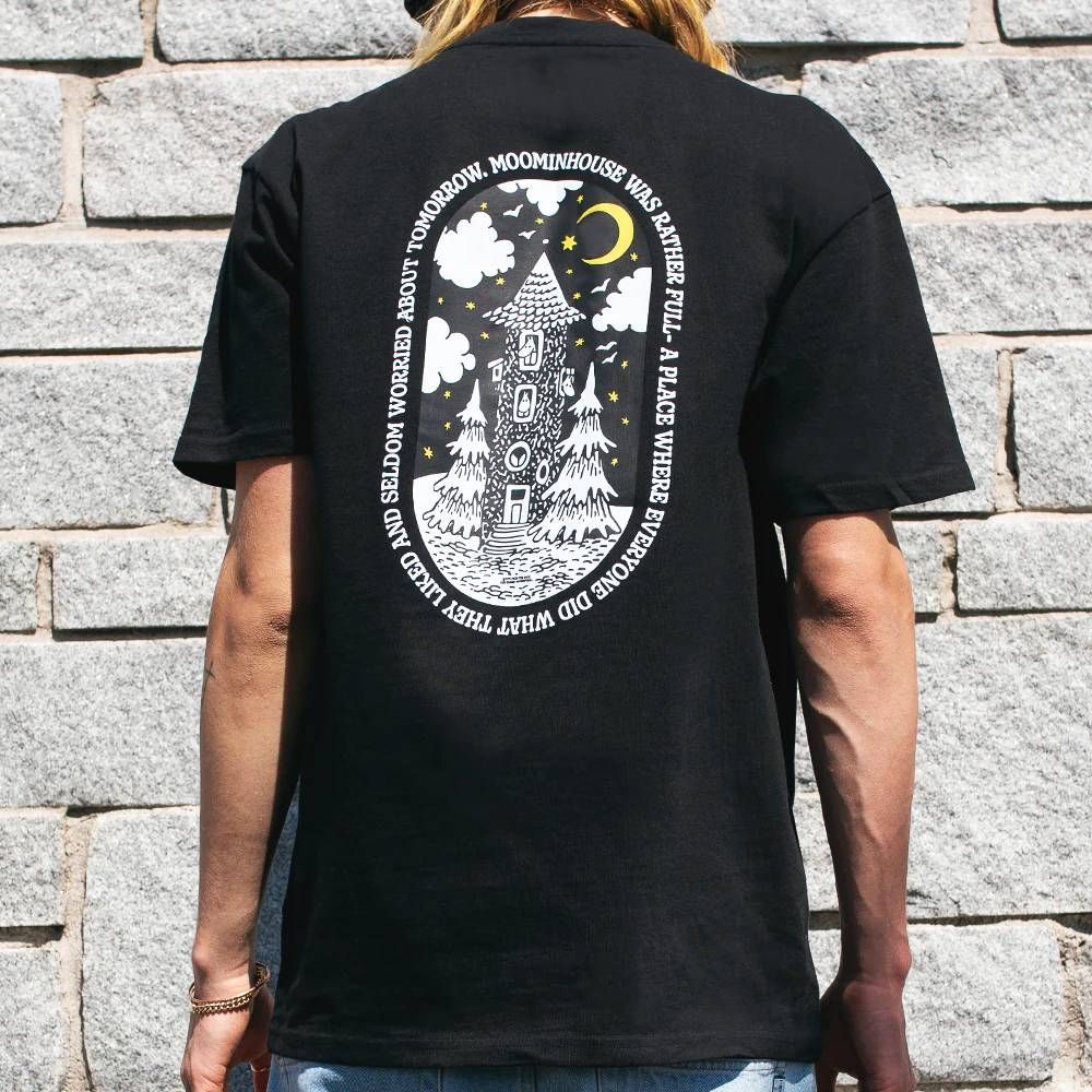 Moominhouse T-shirt Black - Nordicbuddies - The Official Moomin Shop