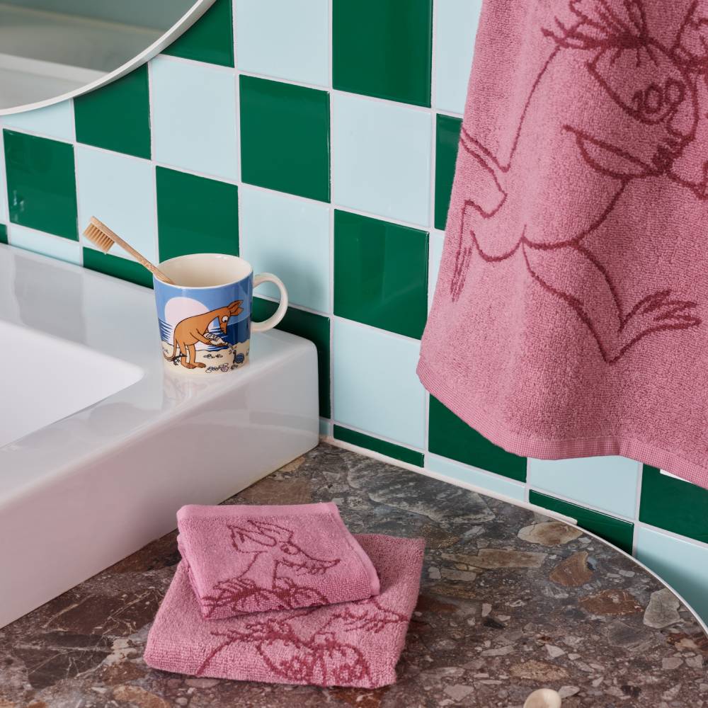 Sniff Hand Towel 50x70cm Mauve - The Official Moomin Shop