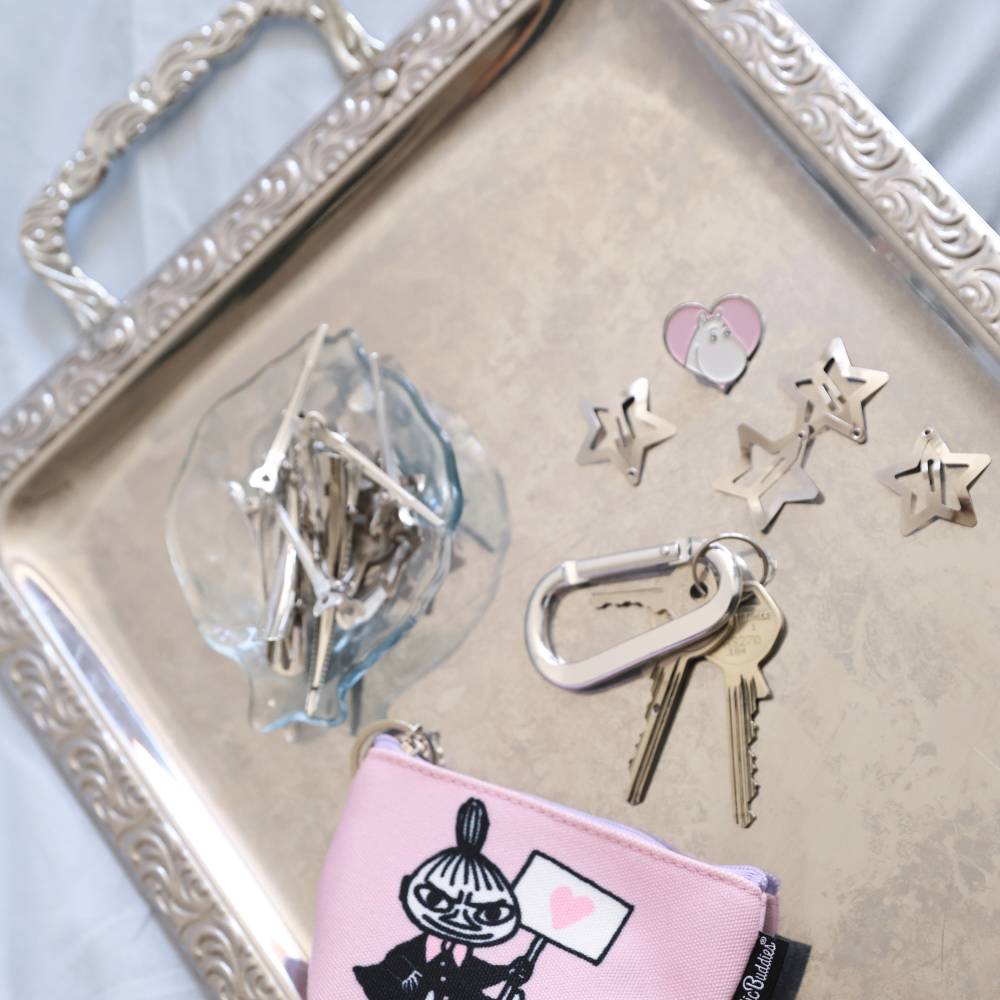 Moomins Love Pin Badge Pink - The Official Moomin Shop