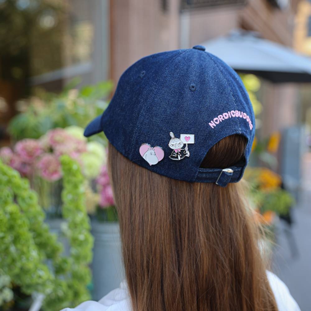 Moomins Love Pin Badge Pink - The Official Moomin Shop