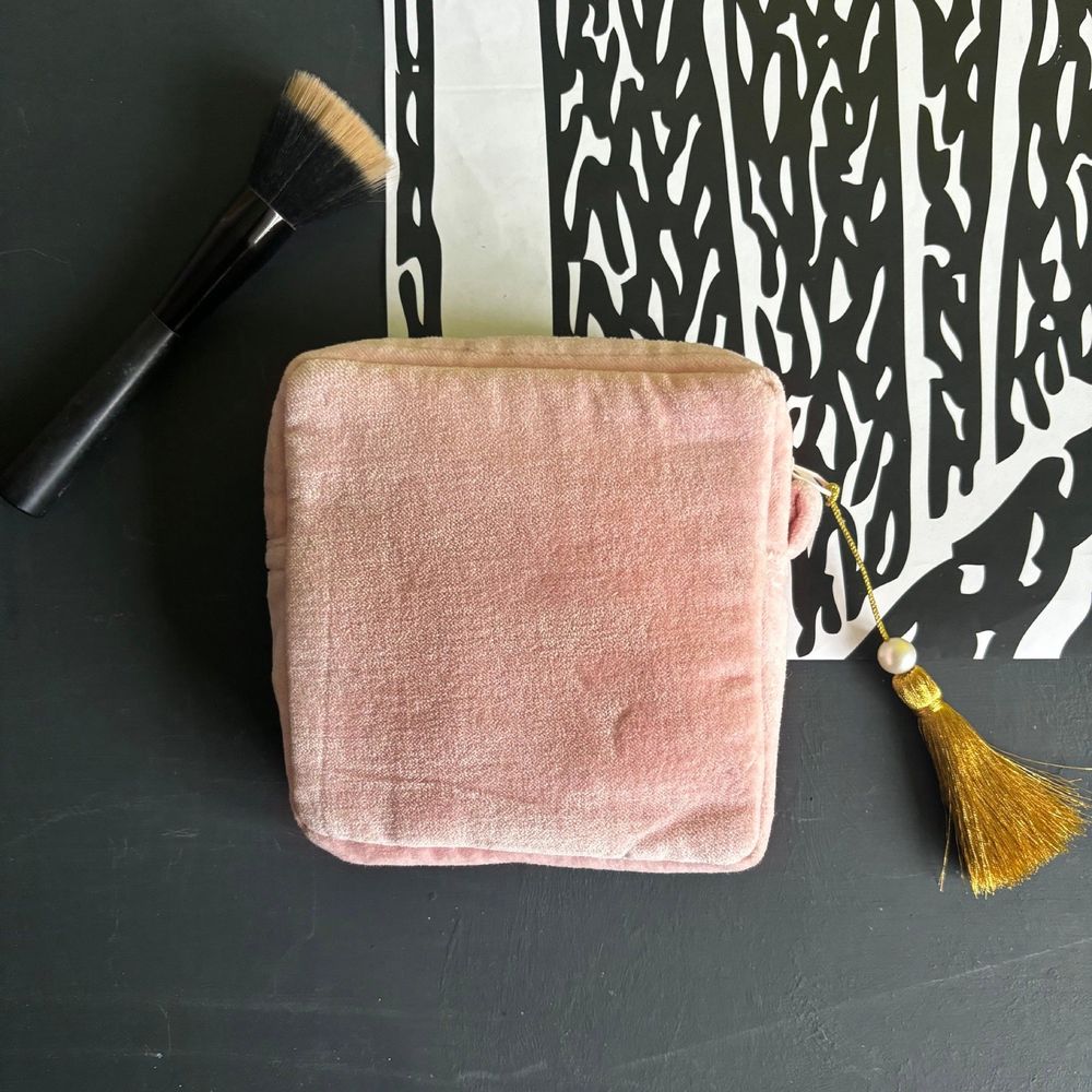 Moomintroll Makeup Bag Velvet Pink - House of Disaster - The Official Moomin Shop