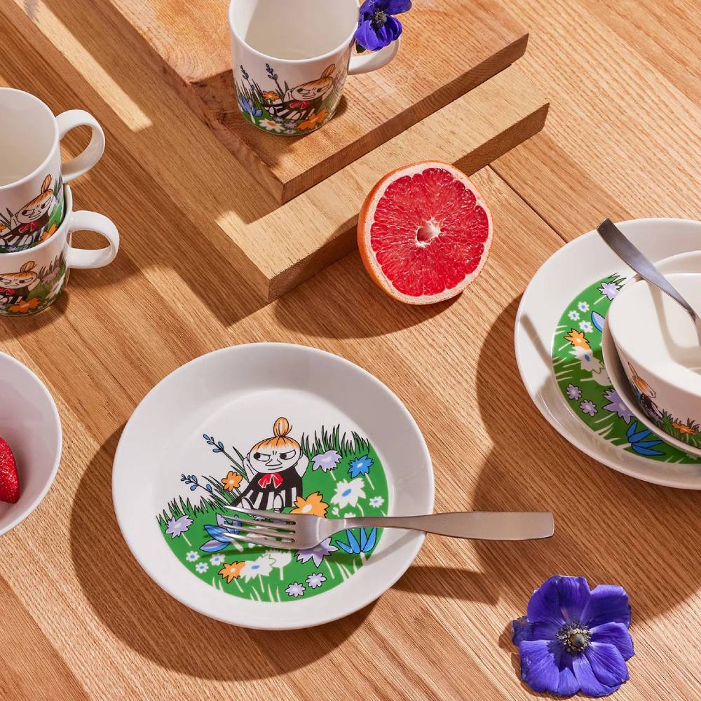 Little My and Meadow Plate - Moomin Arabia - The Official Moomin Shop