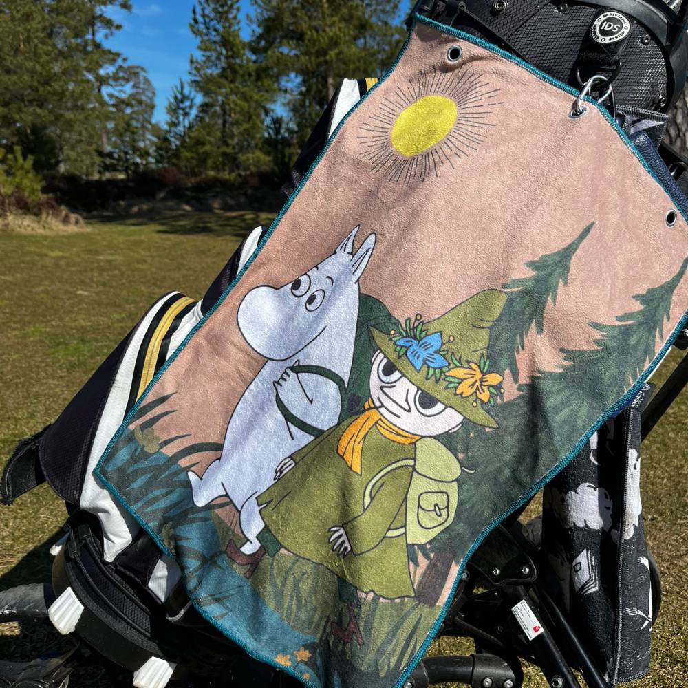 Moomintroll & Snufkin Golf Towel - The Official Moomin Shop
