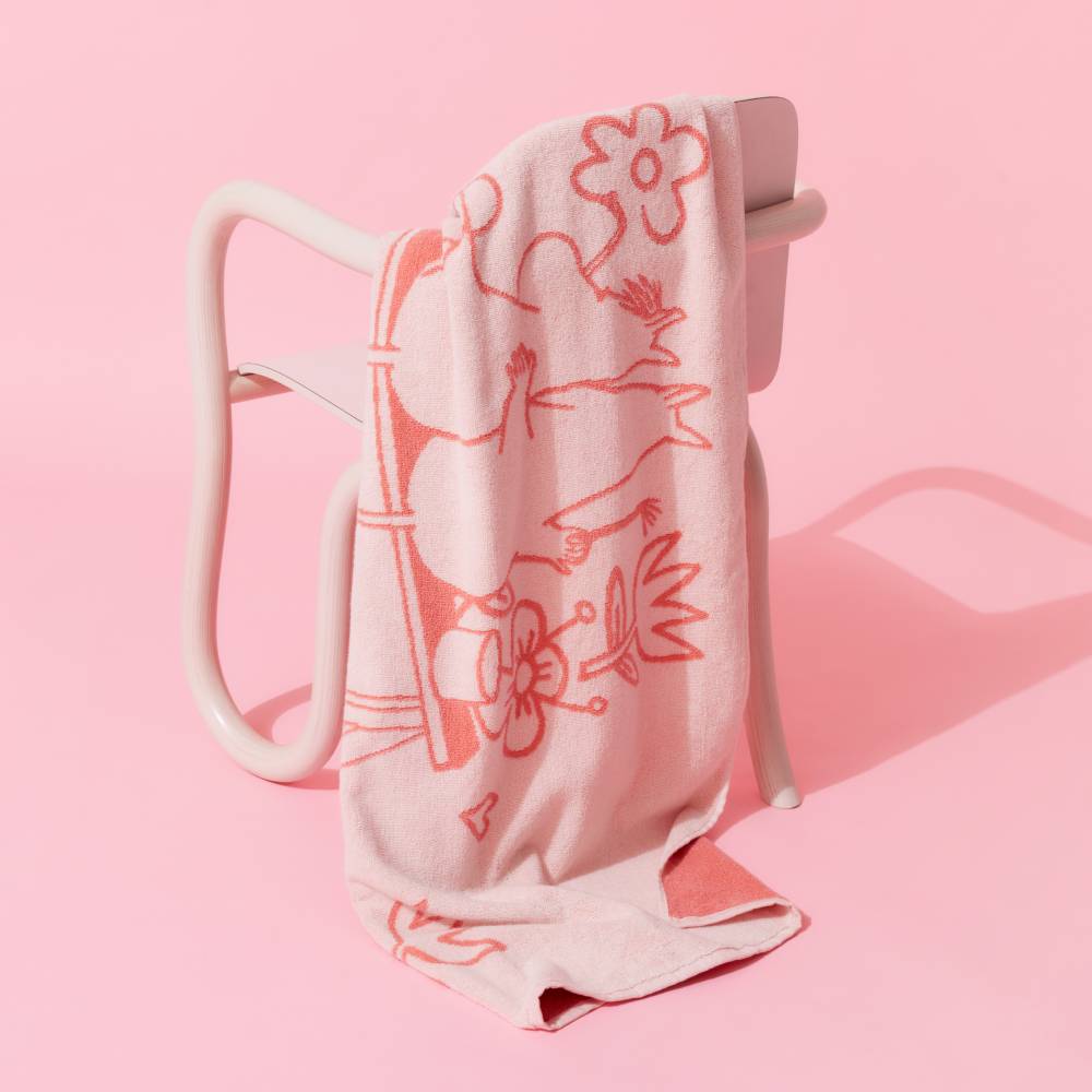 Moomin Love Bath Towel 70x140cm Pink - The Official Moomin Shop