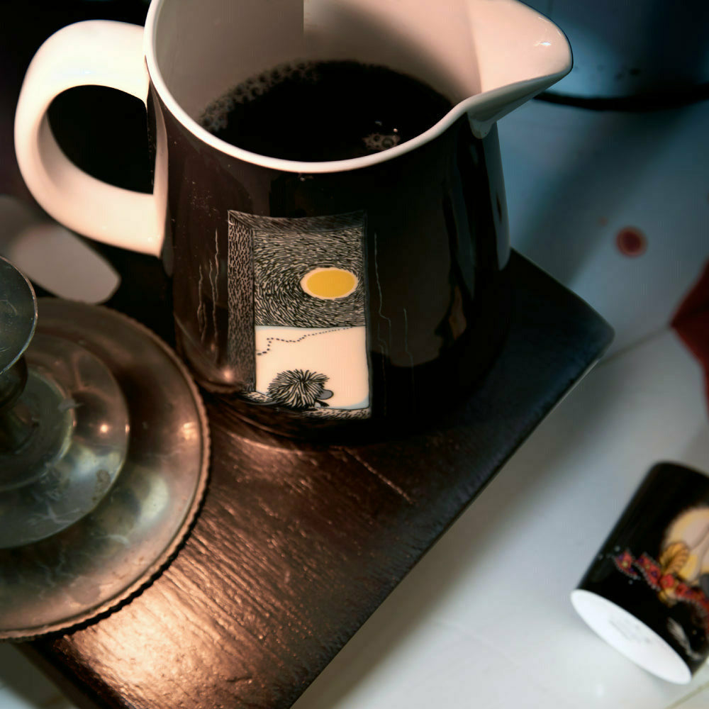 The Ancestor Pitcher 1L Black - The Official Moomin Shop