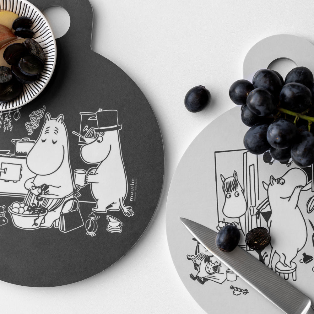 Moomin In the Kitchen Chop & Serve Board 20x25cm - The Official Moomin Shop