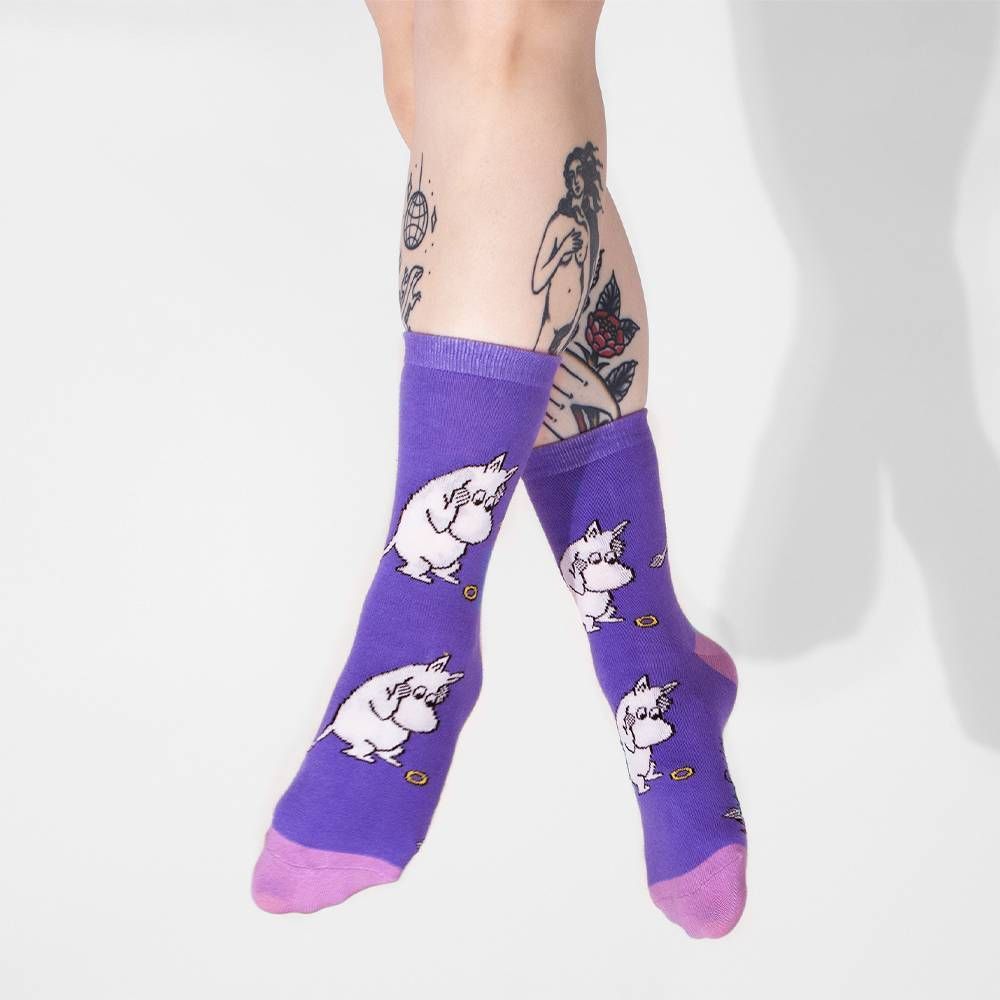 Moomintroll Wondering Socks Lilac 36-42 - Nordicbuddies - The Official Moomin Shop
