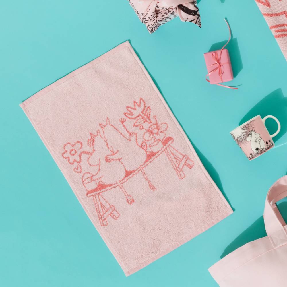 Moomin Love Hand Towel 30x50cm Pink - The Official Moomin Shop