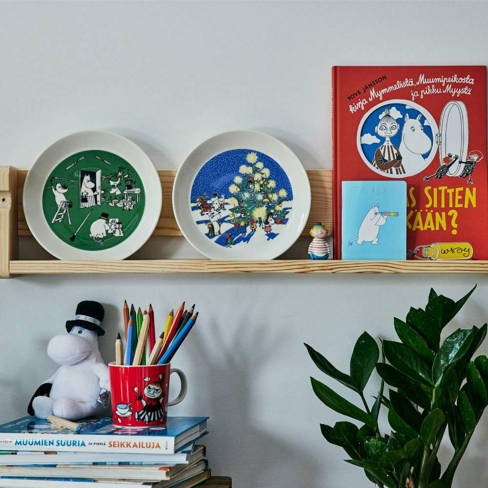 Moomin Collector's edition plate 2-pack 2021: Christmas & Drawing - Mo -  The Official Moomin Shop